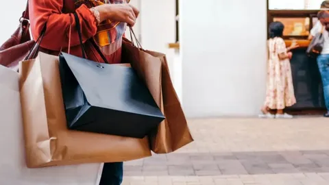 Rào cản thương mại giáng đòn mạnh vào niềm tin tiêu dùng Eurozone