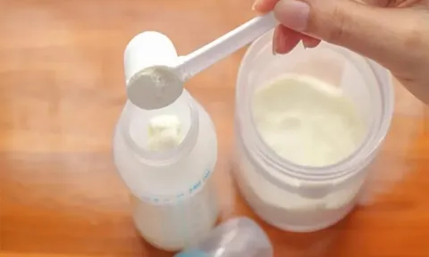 Cục An toàn thực phẩm đề nghị thu hồi 12 loại sữa bột giả