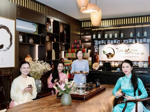 Trần Nguyễn Trà Đạo chính thức nhượng quyền thương hiệu cho Á hậu Doanh nhân Việt Nam Quốc tế Phương Thư tại Cần Thơ