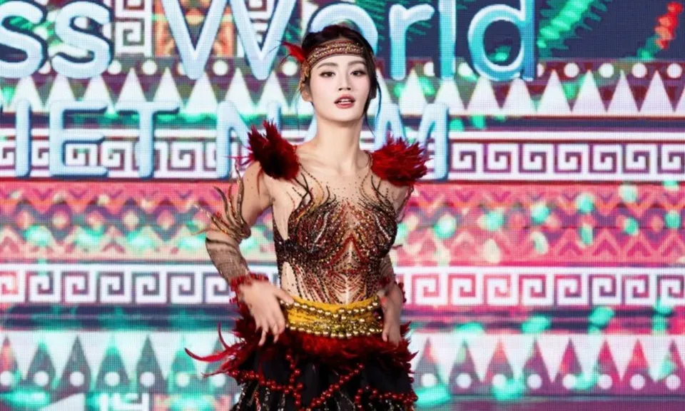 Hoa hậu Ý Nhi mang “Vũ điệu đại ngàn” đến Miss World lần thứ 72